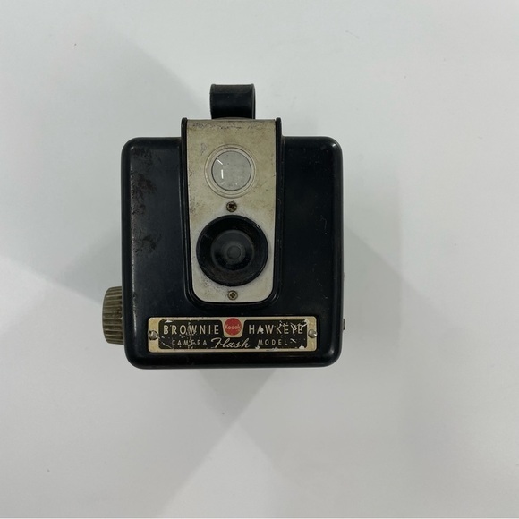 Vintage Kodak Brownie Hawkeye flash camera - Picture 3 of 7